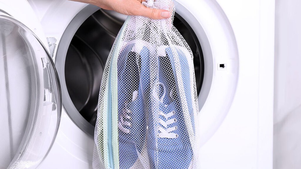 how to clean shoes in washing machine